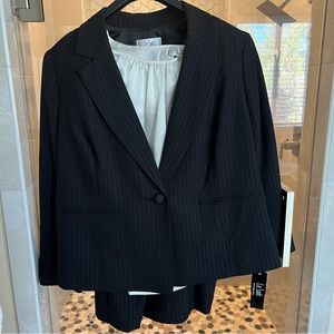 NWT! Women’s Le Suit 3-Piece Pin-Stripe Skirt Suit - 20W